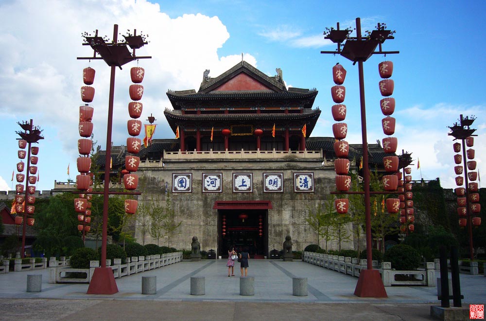 横店清明上河图门口