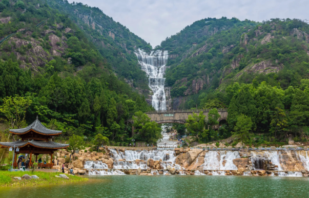 天台山大瀑布1