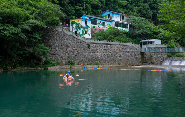 余姚黑龙潭漂流