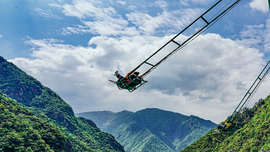 浙北大峡谷悬崖秋千